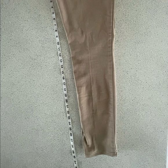 #31 Jordache mid rise skinny jeans - Picture 3 of 8